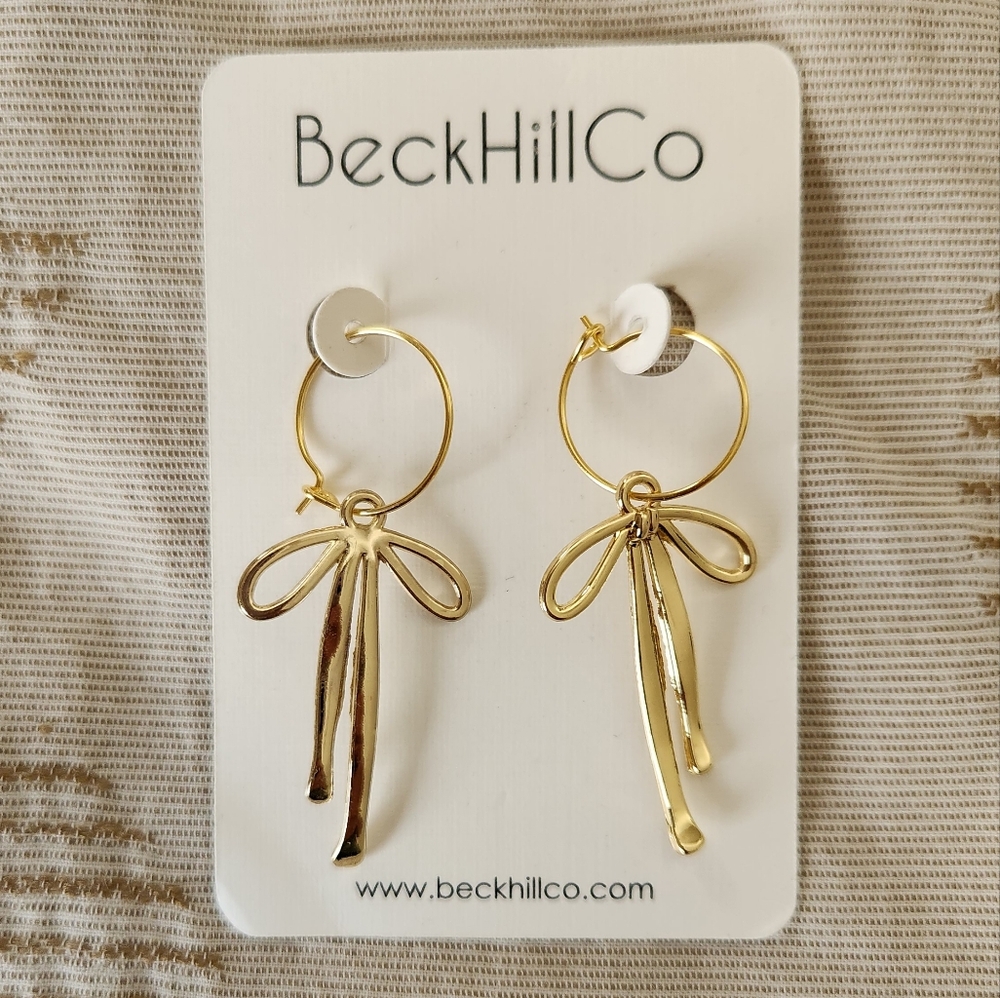 Beckhillco Gold Bow Earrings